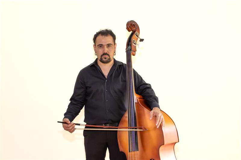 César Bernal